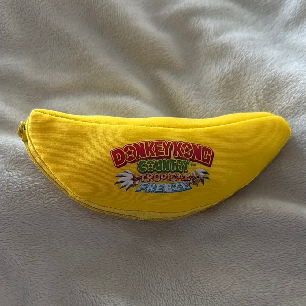 Donkey Kong Country Tropical Freeze Banana Pouch Reusable Bag